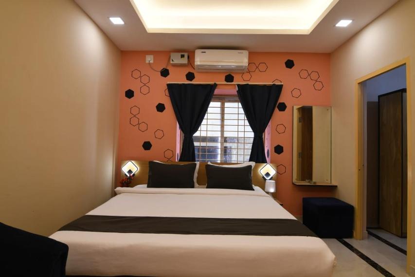 Emerald Euphoria The Luxury Stay Near Infocity Best Seller Bhubaneswar Exterior photo