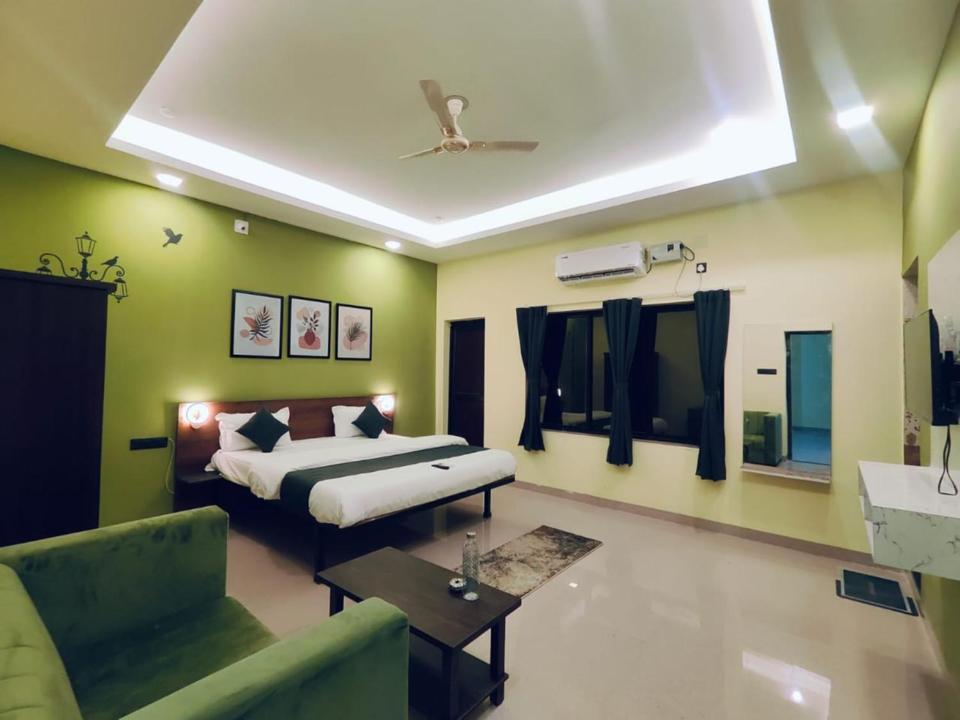 Emerald Euphoria The Luxury Stay Near Infocity Best Seller Bhubaneswar Exterior photo