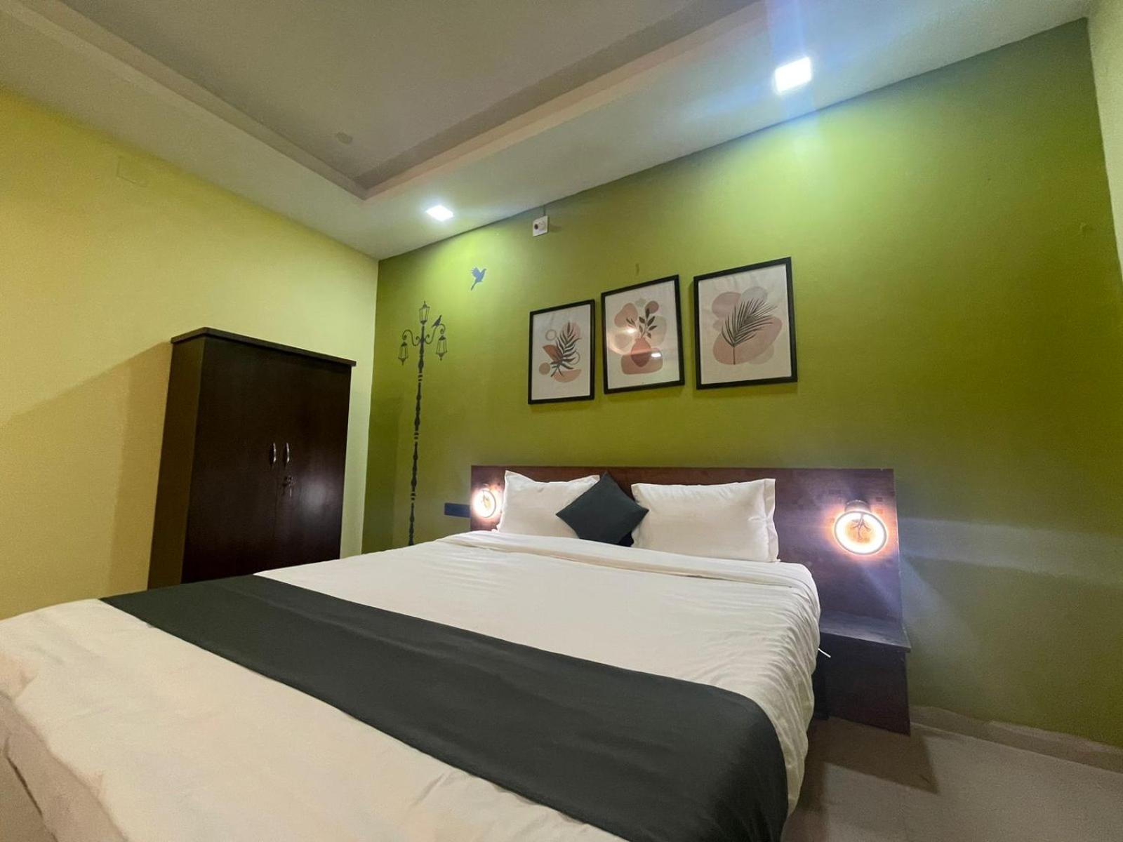 Emerald Euphoria The Luxury Stay Near Infocity Best Seller Bhubaneswar Exterior photo