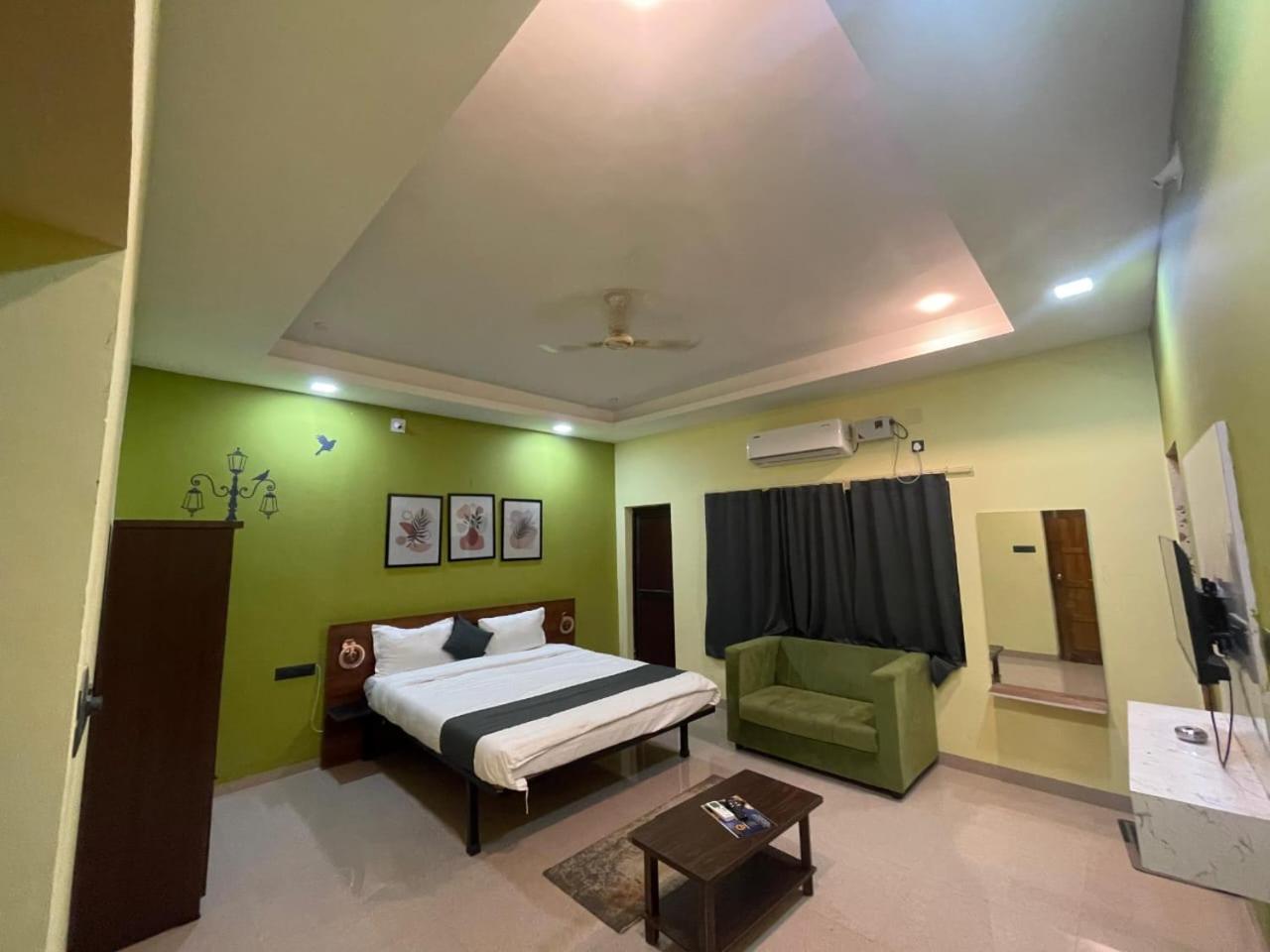 Emerald Euphoria The Luxury Stay Near Infocity Best Seller Bhubaneswar Exterior photo