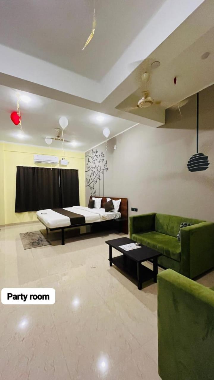Emerald Euphoria The Luxury Stay Near Infocity Best Seller Bhubaneswar Exterior photo