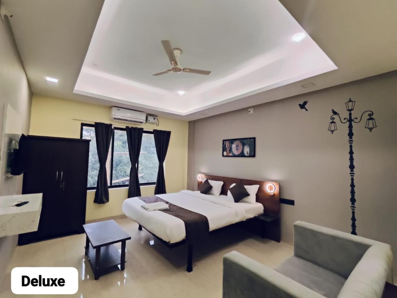 Emerald Euphoria The Luxury Stay Near Infocity Best Seller Bhubaneswar Exterior photo