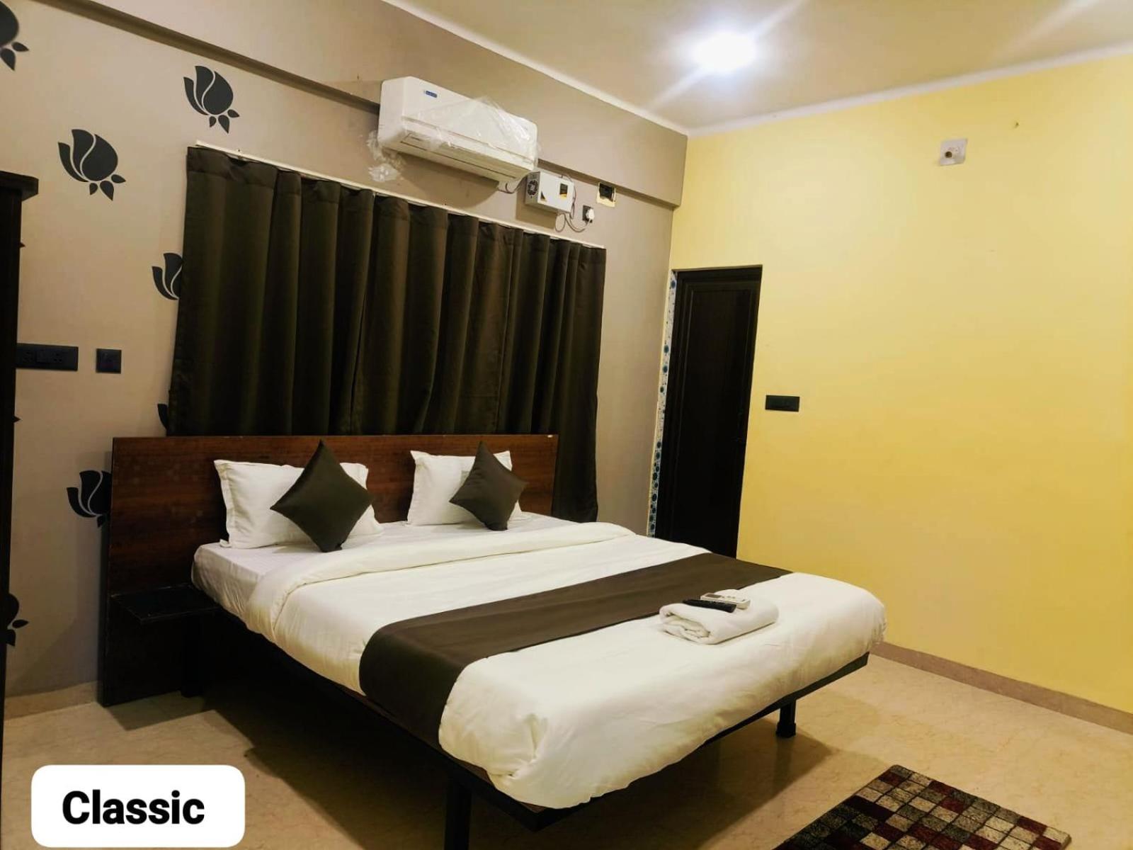 Emerald Euphoria The Luxury Stay Near Infocity Best Seller Bhubaneswar Exterior photo